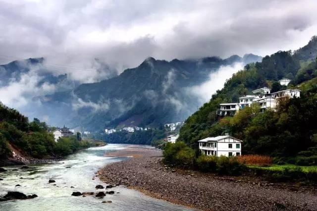 逃出平静乡村