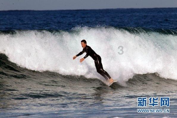逃出昏暗的地下室
