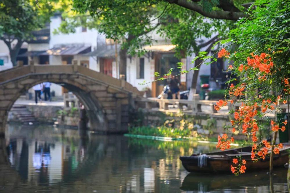 国内越野跑顶尖选手梁晶遇难，关于梁晶你了解多少呢？游戏画面